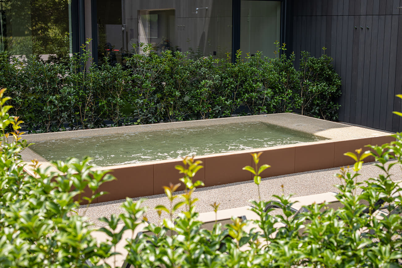 ICONIA con il fianco color corten