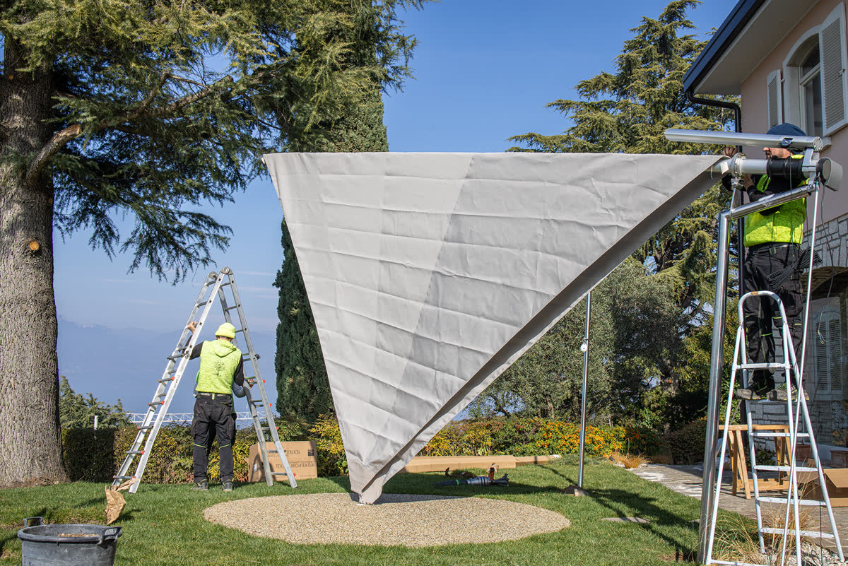 La vela finita sopra il giardino